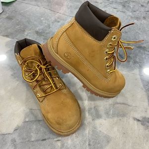 Toddler boys classic Timberland wheat brown boot size12